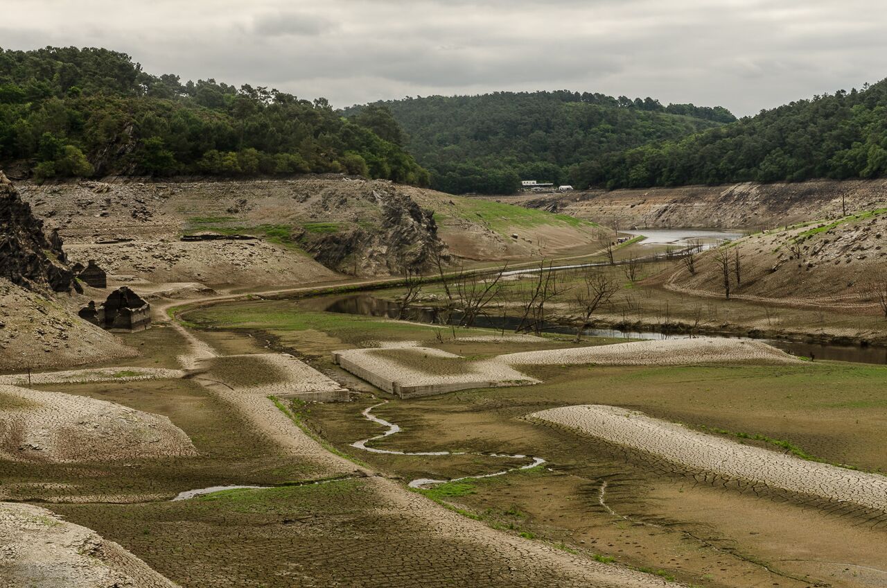 Photographies de la mise à sec du lac de Guerlédan