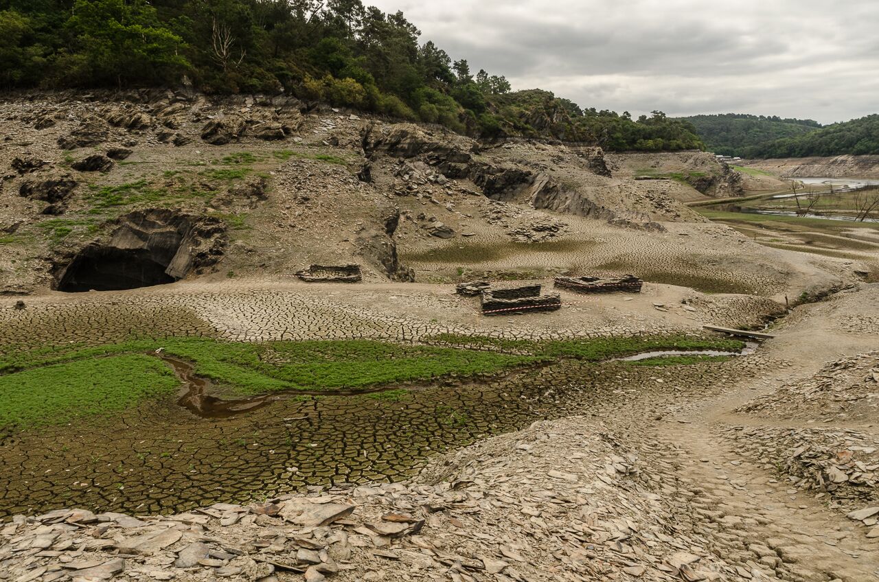 Photographies de la mise à sec du lac de Guerlédan