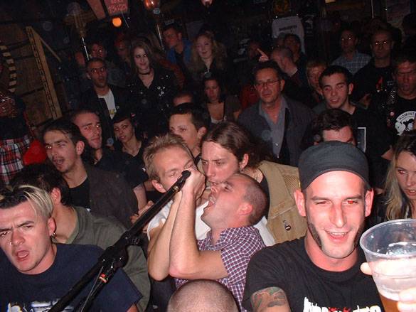 bombardiers_080911_09.jpg bombardiers_080911_09.jpg