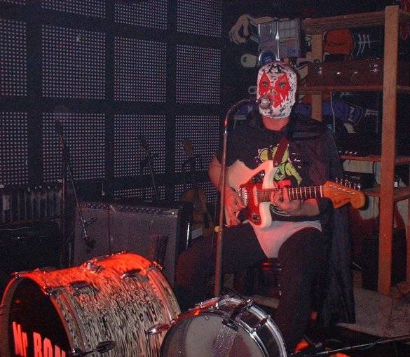 mrbonz060309_2.jpg mrbonz060309_2.jpg