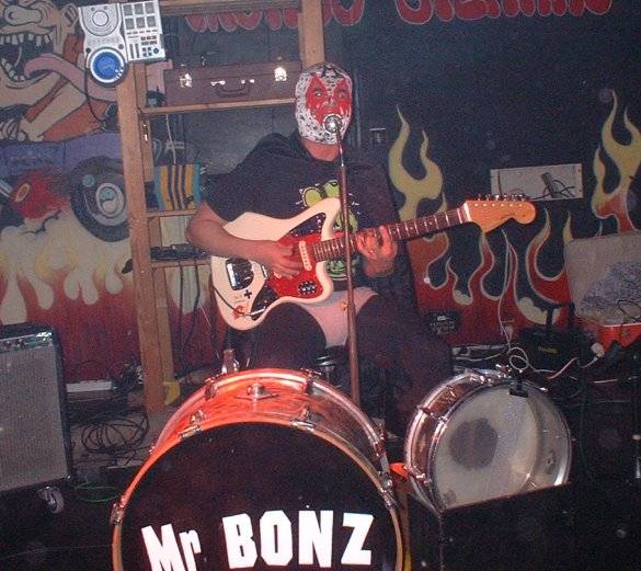 mrbonz060309_3.jpg mrbonz060309_3.jpg