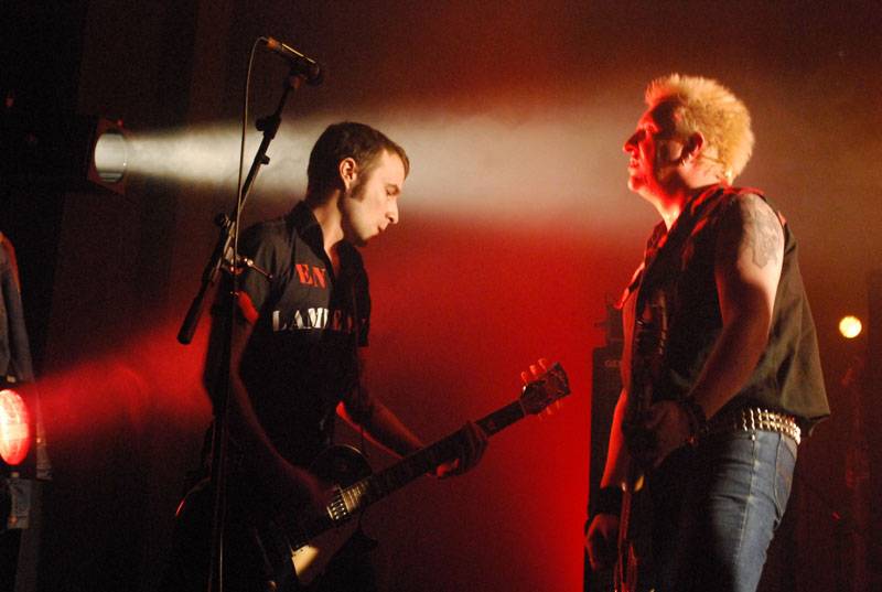 charge69_100205_08.jpg charge69_100205_08.jpg